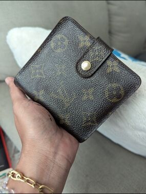 Louis Vuitton Vintage Monogram Compact Wallet (Year 1998, Spain)